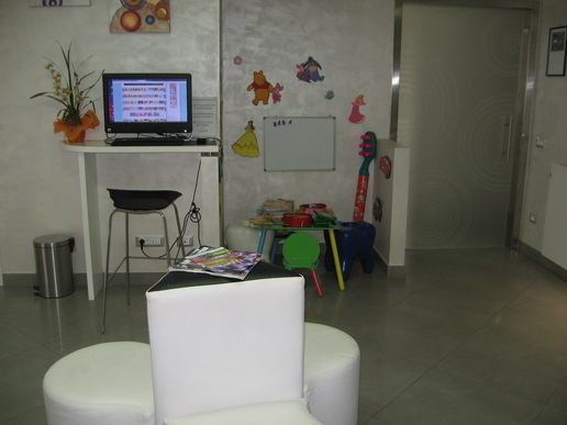 l'angolo giochi per bambini della sala d'aspetto dello studio dentistico minutella di Bagheria l'angolo giochi per bambini della sala d'aspetto dello studio dentistico minutella di Bagheria